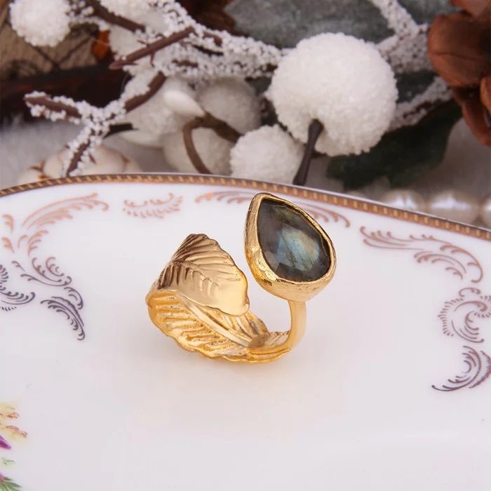 Bague – Laiton plaqué or & labradorite