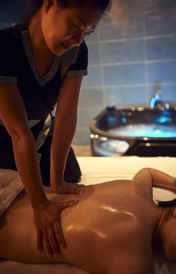Massage Thaïlandais aux huiles chaudes – 1 personne