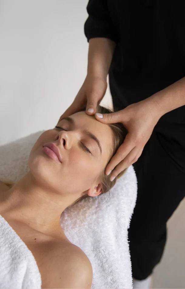 Soin remodelage de l’ovale du visage / double menton